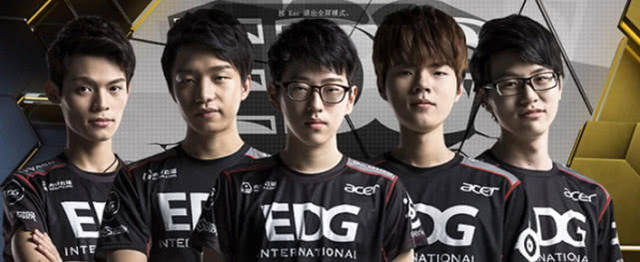 從著名的足 從著名的足